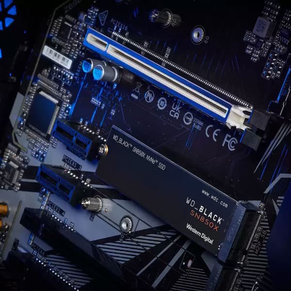 Western Digital SSD WD Black SN850X 2 To tray 3